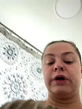 mommyxxmilkerxx webcam