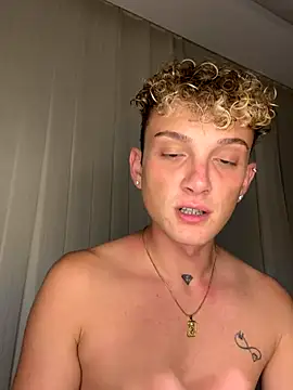Turkishleo webcam