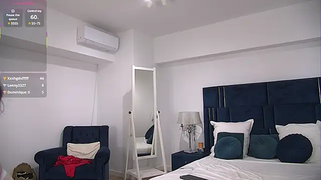 NaughtyIsa webcam