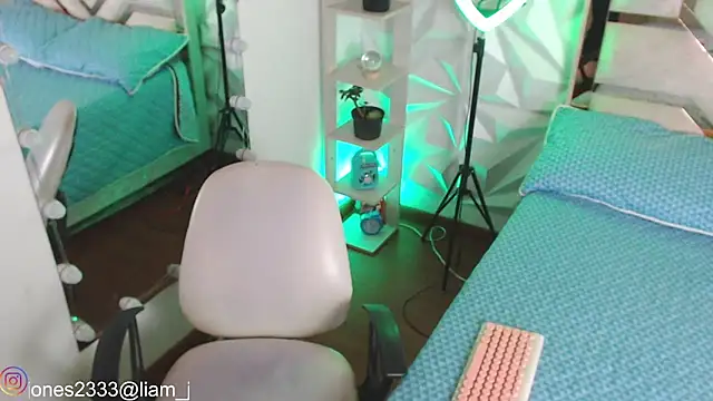 Jonesliam23 webcam