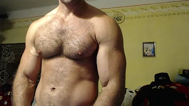 muscle_uncut webcam