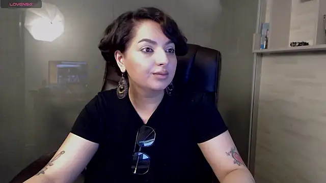 BustyAllyy webcam