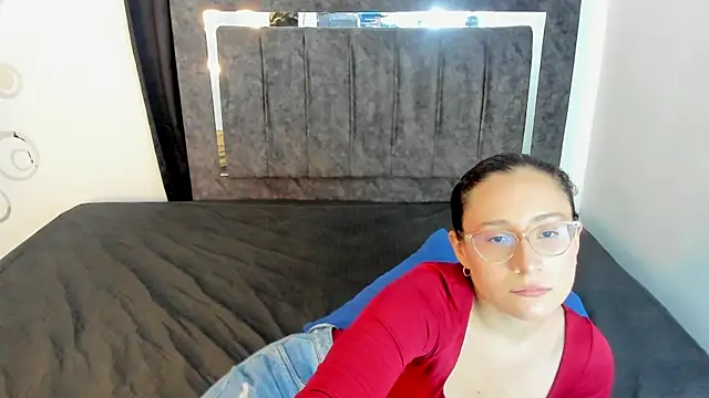 Lina_LatinGirl webcam