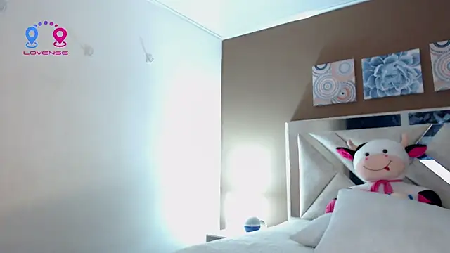 SophiaJoliebm webcam