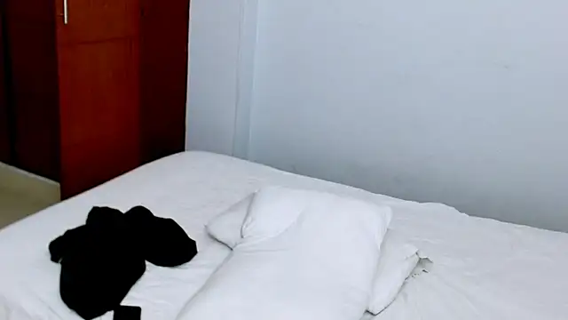 RomeoMiller_ webcam