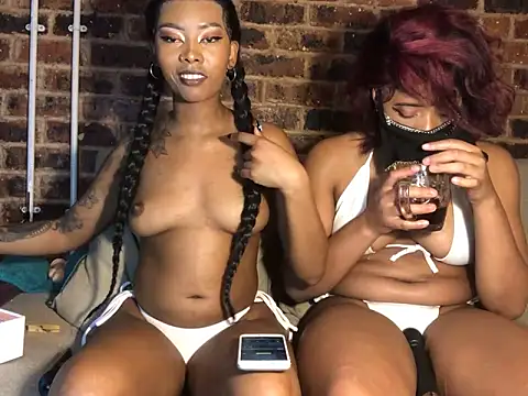 TyraaLee webcam