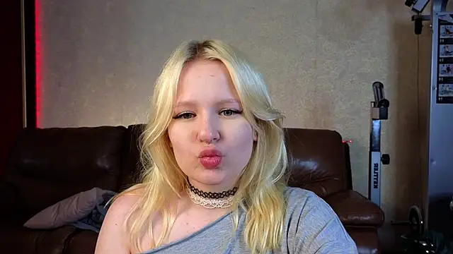 Mila_Lioness webcam