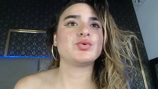 CandyQueenGold webcam