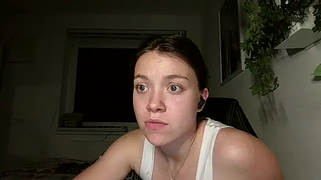 WonderAngela webcam