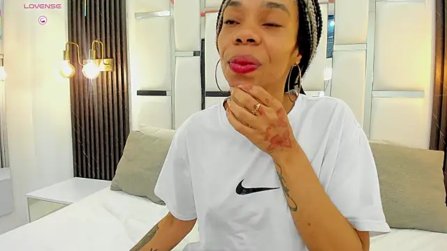 megan_xblack_ webcam