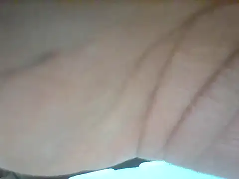 Momozana101 webcam