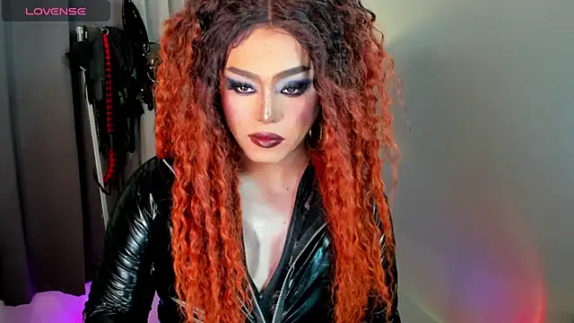 DominaAurumXXX webcam
