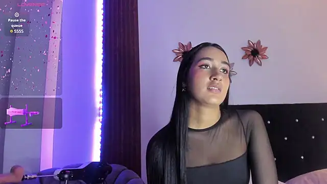 nude webcam chatroom Nikibricee