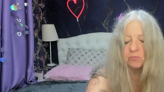 silver_moon_light - Silver_moon_light's free webcam - UK Sex Cams