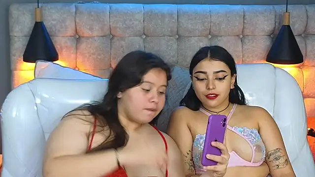 Laia_and_Aloby webcam