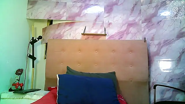 diabla_sexyboobs webcam
