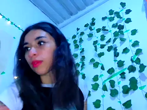 lucywhite13 webcam