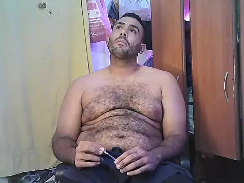 AlphaLatinoBear webcam