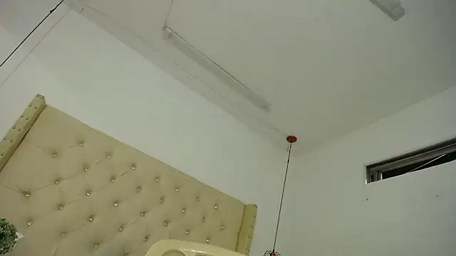 Crystal-Xiara webcam