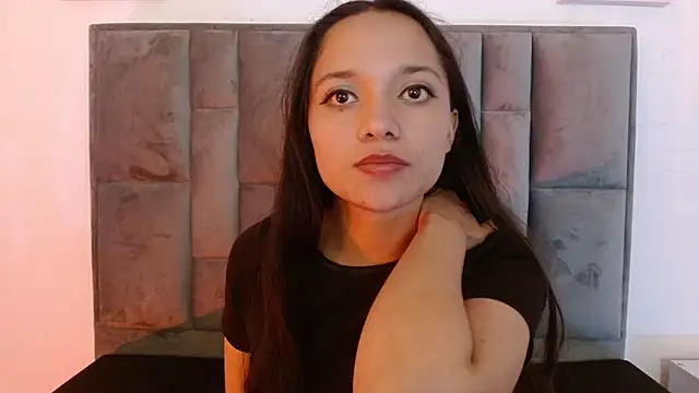 NanamiBrowwn webcam