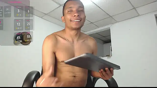 Aaronblack1_ webcam