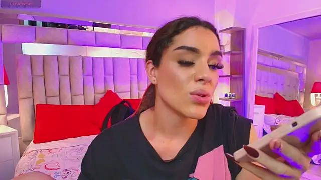 mariiahneedles webcam