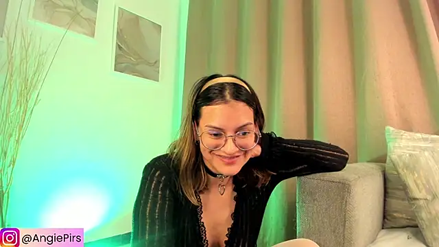 Angie_Pirss webcam