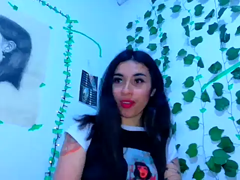lucywhite13 webcam