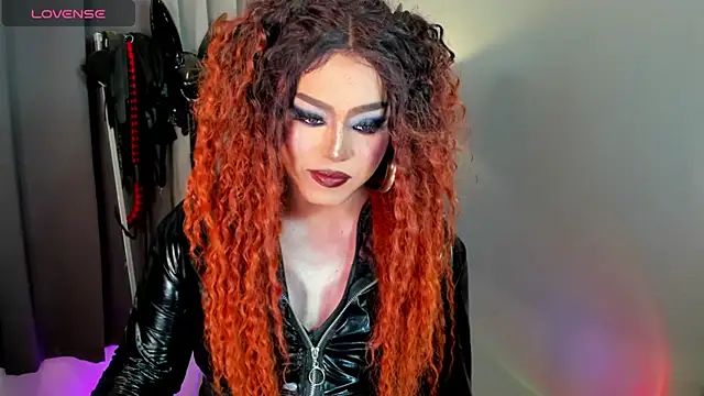 DominaAurumXXX webcam