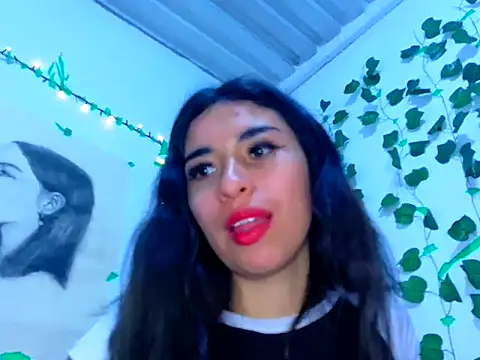 lucywhite13 webcam