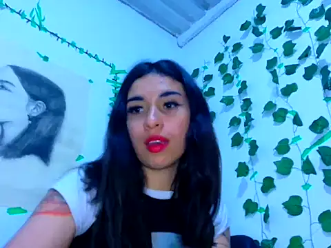 lucywhite13 webcam