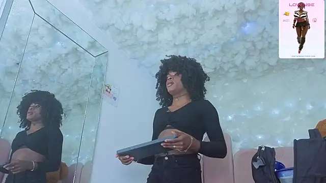 puca_ebony webcam