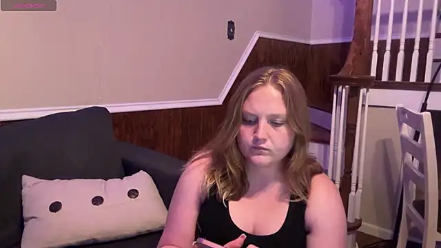PhatAssBlond webcam