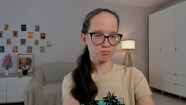 BettyBrowni webcam