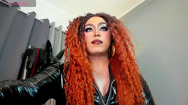 DominaAurumXXX webcam