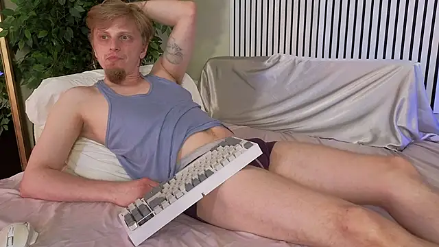 Saint_Vicious webcam