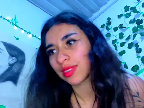 lucywhite13 webcam