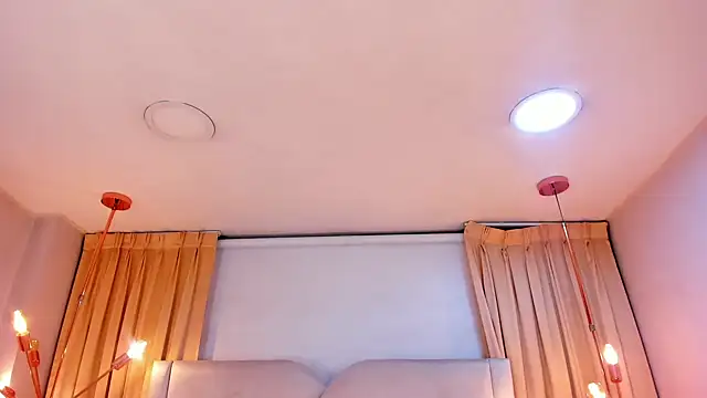 HiilaryFox webcam