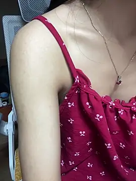 Mina048 webcam