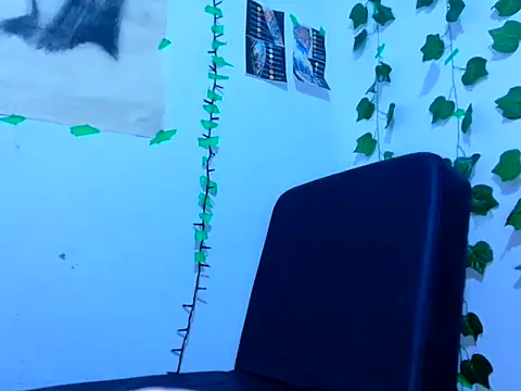 lucywhite13 webcam