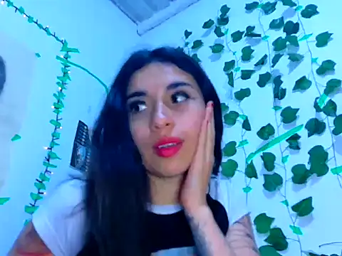 lucywhite13 webcam