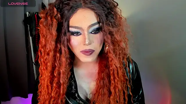 DominaAurumXXX webcam
