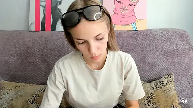 HitGyrl webcam