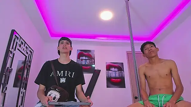 TWINKS_FRIENDS webcam