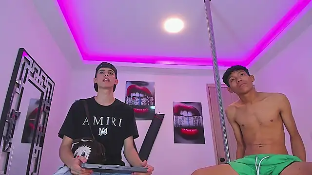 TWINKS_FRIENDS webcam