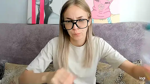 HitGyrl webcam