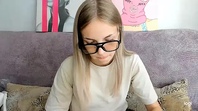 HitGyrl webcam