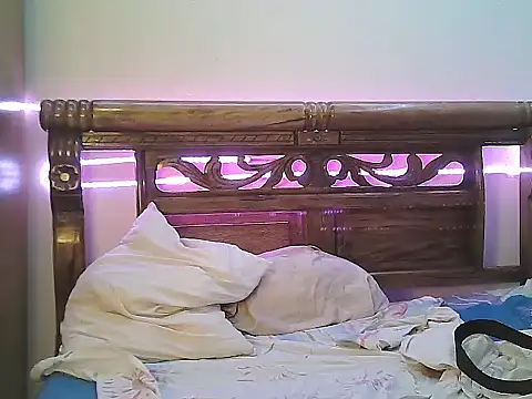 AlphaLatinoBear webcam