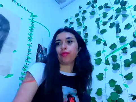 lucywhite13 webcam