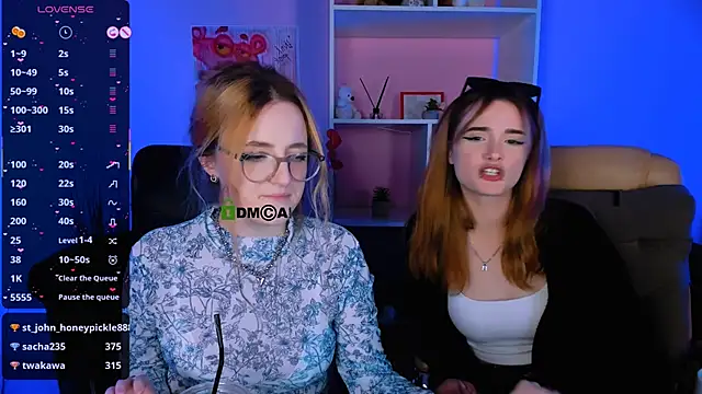 liana_kisses webcam